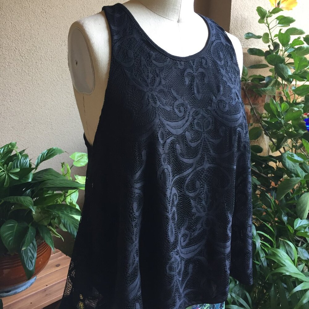 Miami Sleeveless A-Line Lace Top in Black – NEW - Picture 2 of 8